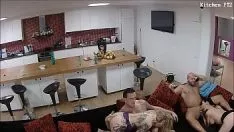 Redare Credeți sau nu, pantofii aceia de puf vor suge 4despre titlu