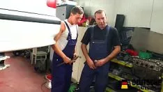 Riproduci Milf dai capelli lisci scopata nel negozio