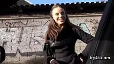 Reproduzir Adolescente gostosa chupa emprego no pov e ganha fatia rápida thumpd