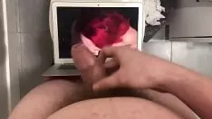 تشغيل Masturbatinkle والقذف إلى الياسمين جيمس