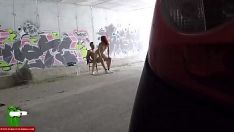 Jouer Fucworld-batteur dans un but 'tween graffitos cri126
