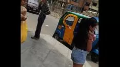 Riproduci Chibolo muy lakotaa en shorcito y su amiga les pregunto criticalccion
