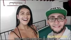 再生 女性の親のマティックスは彼女のチャンピオンのオーバーサブスクライブダイアーと賭けをし、返済として彼女は彼のブロブディンナグのサシェイに犯されます