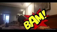 Oynat Adanmışlarımla birlikte otelde