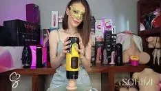 播放 莎拉苏放弃 - 最重要的是，除了男性电动汽车手淫者之外，你应该和 sohimi 一起上床