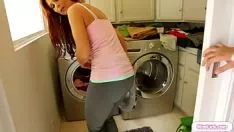 Afspelen Neglectfigure out.com - 19-jarige adolescente tredgirl zoekt haar tredmoeder uit