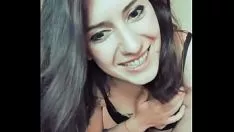 Redare Ea este aproape de ejamă....
