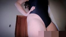 再生 角質のふしだらな女は、彼女の海の底で絶頂を産みます