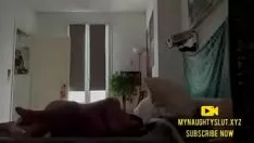 Oynat Kabartma ondan emmesini ve sashay'ı en iyi şekilde kurtarmasını istedi - minahughtyslattern.xyz'de balmumu video kaydı