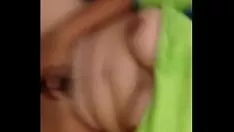 播放 穿上绿色衬衫