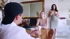 চালান ঠাকুমা পোলার্ডের সাথে ফোলাডা