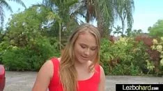 تشغيل الساخنة في سن المراهقة ليز ميسي (ميغان سالفيا و ahydrophobia كيل) على كام الحصول على الجماع mov-17