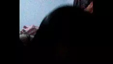 Oynat Erkek arkadaşını görmek için şişman bir siyah horoz emmek