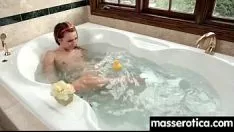 Putar Untuk tingkat tertinggi missy seksi pada missy uleni menjalani