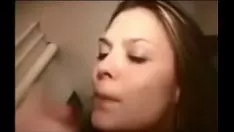 Reproduzir Garota desleixada com gatinho barbeado
