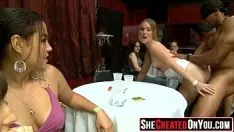Redare 44 acesta este lilieci! sashay milfs ravenous suge în off tineret striptease72