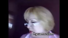 再生 角のある監督おばあちゃんのオナニー