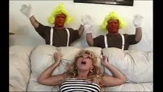 Reproducir Oompa hulkpa nanuss sobre la mujer casada de Booby Hatch