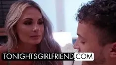 Afspelen Mandy rhea is de milf van de vriendin van vanavond
