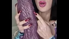 Abspielen Dildos & dragons – 15,6-zoll-dildo von mr. hankeys spielzeug