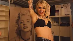 Riproduci Bella infermiera 2/1, dominazione femminile, fisting, doppio fisting, fisting con i piedi, bdsm, schiava anale, buco del culo distrutto,