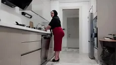 Play My beautiful arabian stepmom is flirting with me.