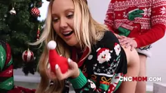 Play Freeuse Family's Taboo Christmas Celebration with Paisley Porter and Vanessa Cage