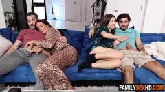 Putar Foursome Foursome Orgy: Maya Woulfe, Donnie Rock, Sofie Marie