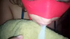 Odtwórz Hot Latina Milf jest do bani i połyka koguta