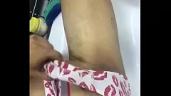 Putar Solo Cumshot Exclusive: Model pria tampan turun