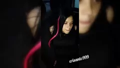 Jouer Aux États-Unis, une jeune migrante à la recherche d'un avenir meilleur se fait sucer par un garçon dans un taxi pour de l'argent