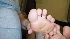 تشغيل أقدام أمي الساخنة - جوي